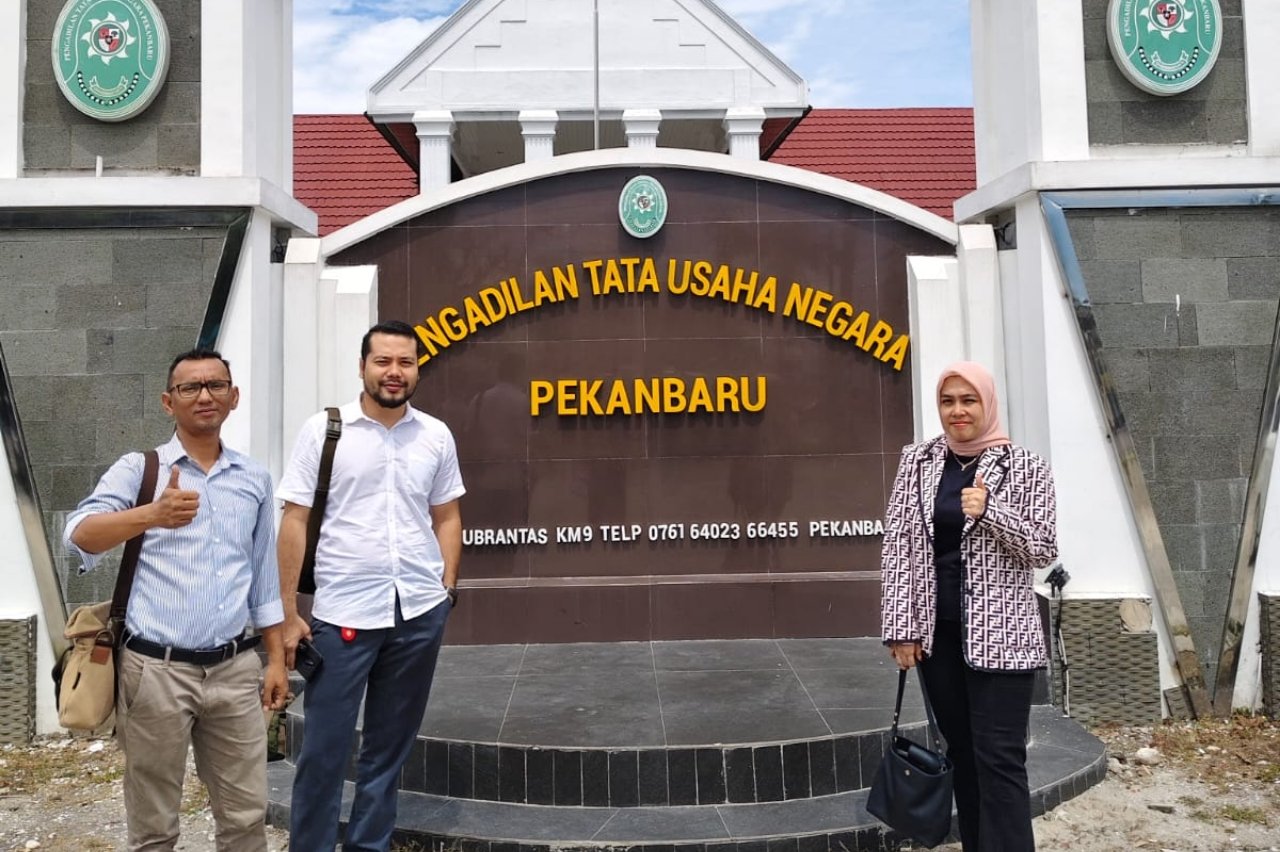 Kuasa Hukum Aldiko Putra saat di Pengadilan Tata Usaha Negara (PTUN) Pekanbaru