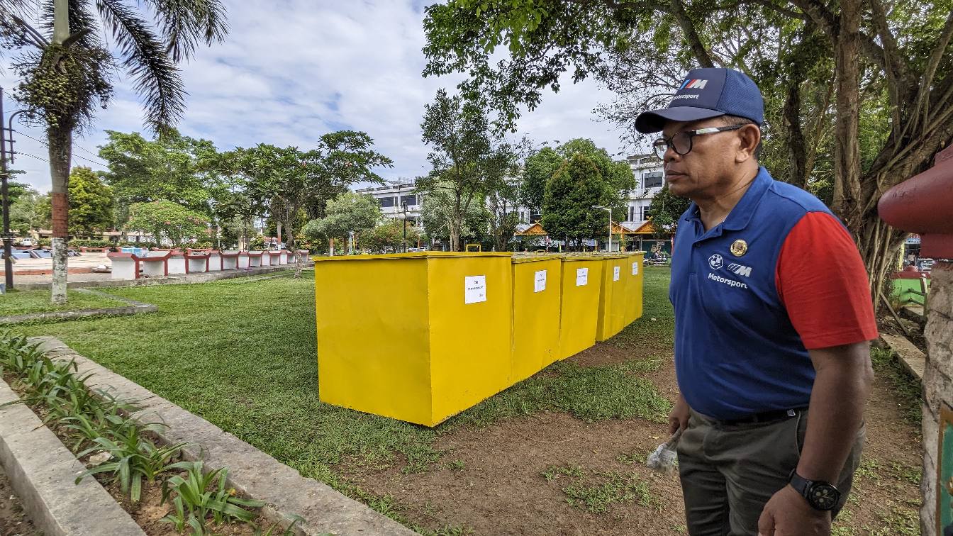 Kepala DLH Kuansing, Deflides