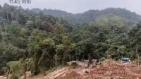 Aktivitas Tambang emas ilegal menggunakan excavator di Solok Selatan