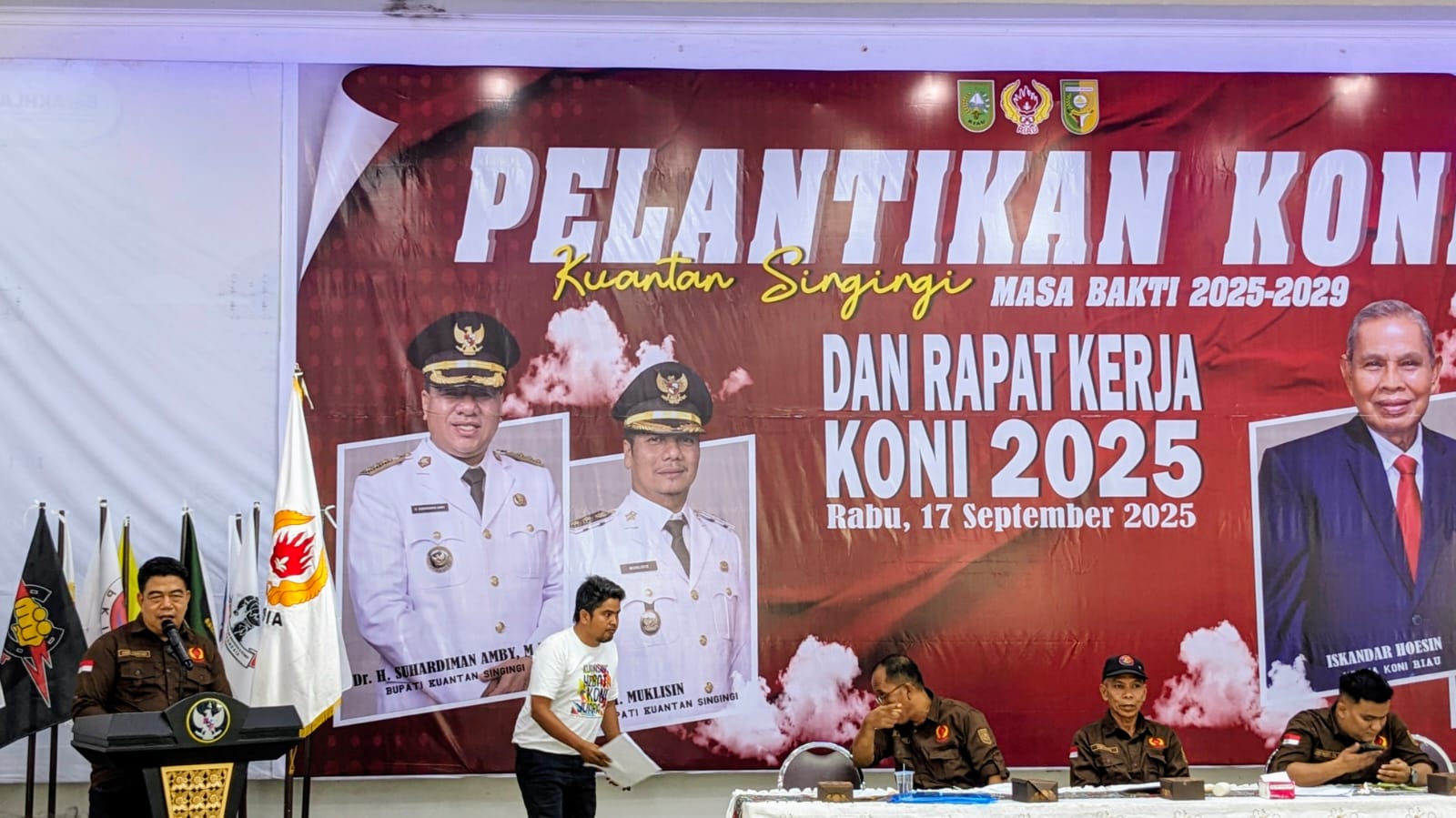 Acara pelantikan sekaligus rapat kerja KONI 2025 itu digelar di Pendopo Rumah dinas Bupati Kuansing di Teluk Kuantan, Rabu (17/9/2025).