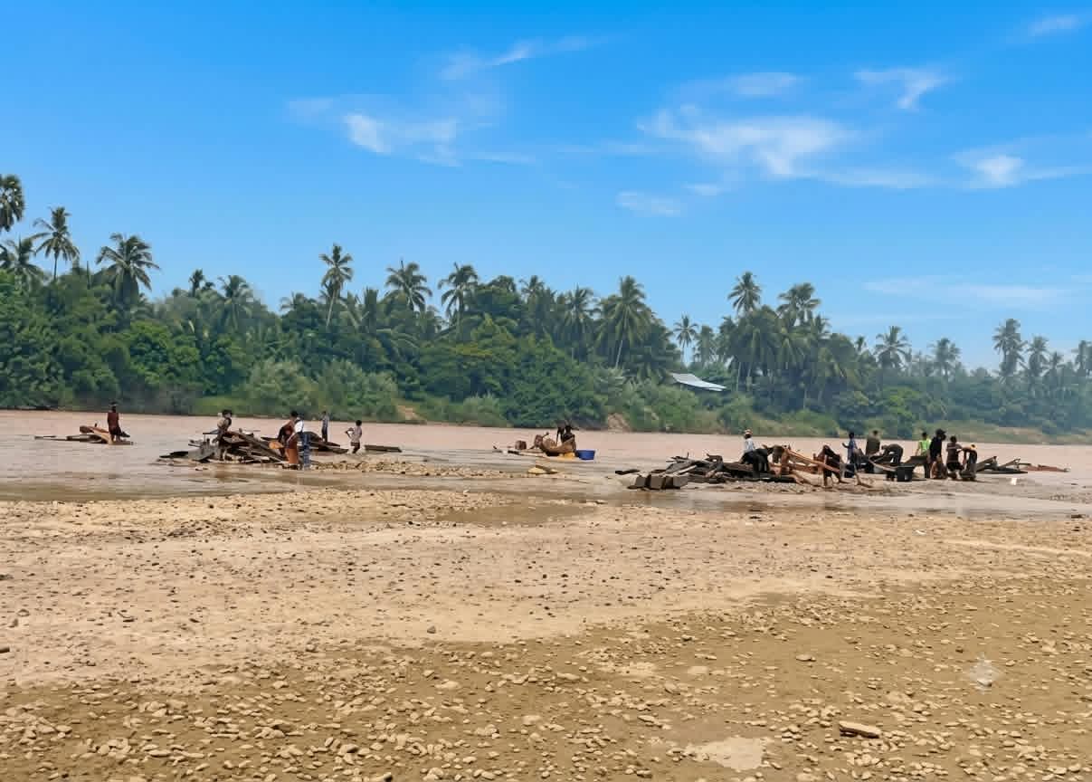 Diduga Ada Peran Kades, Puluhan Rakit PETI Beroperasi di Desa Pulau Banjar Kari 2 IMG 20260905 WA0004